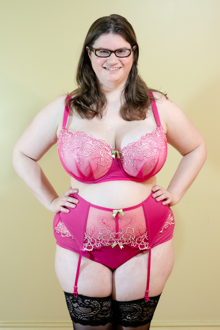 Plus Size Stockings Review Glamory Hosiery The Full Figured Chest